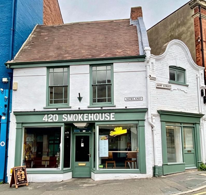 420 Smokehouse restaurant frontage in Lincoln